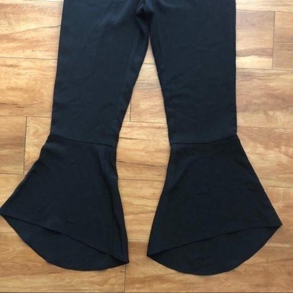 New NWOT Womens Bar III Munich Cropped Flute Hem lightweight black Pants sz L - Picture 3 of 3